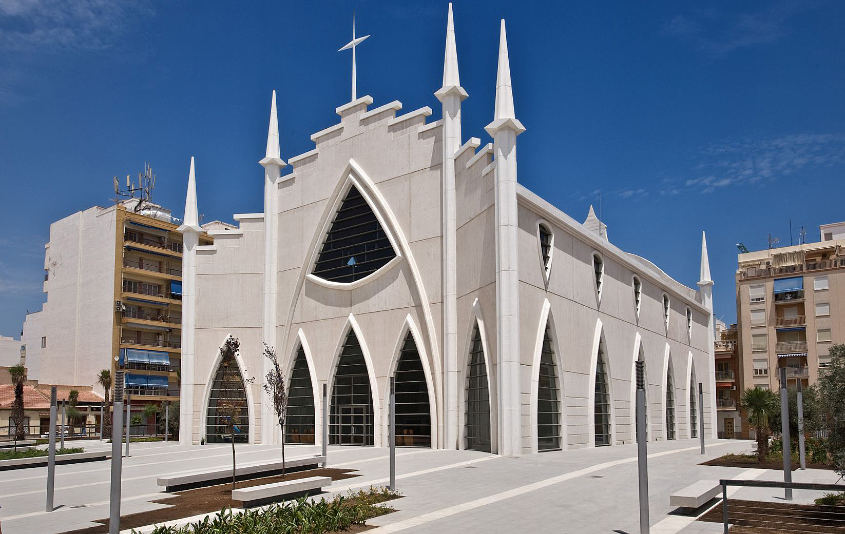 PREPARADOS PARA LA REALIZACIÓN DE GRANDES PROYECTOS. Construcción y mantenimiento de la nueva Ermita de Torrevieja.